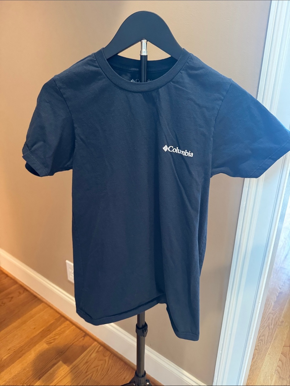 Columbia Navy Tee with Golden Retriever Graphic